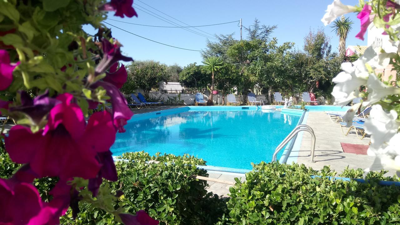 Flamingo Apartments Moraitika Corfu Eksteriør billede