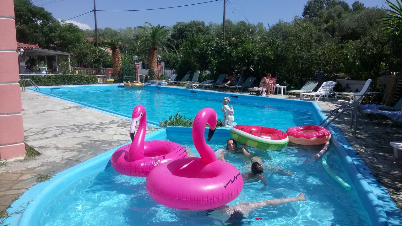 Flamingo Apartments Moraitika Corfu Eksteriør billede