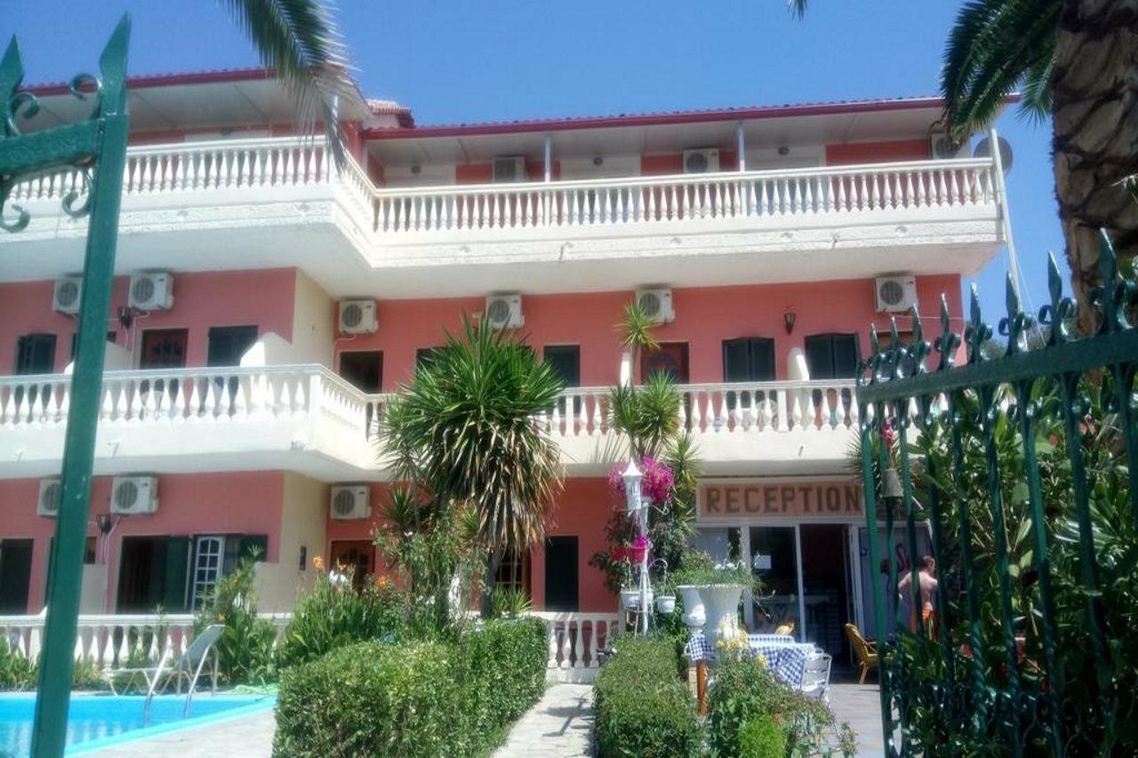 Flamingo Apartments Moraitika Corfu Eksteriør billede
